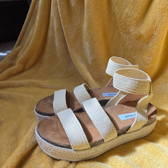 Steve Madden Women's Kimmie Wedge Sandal-so comfortable - Picture 10 of 15
